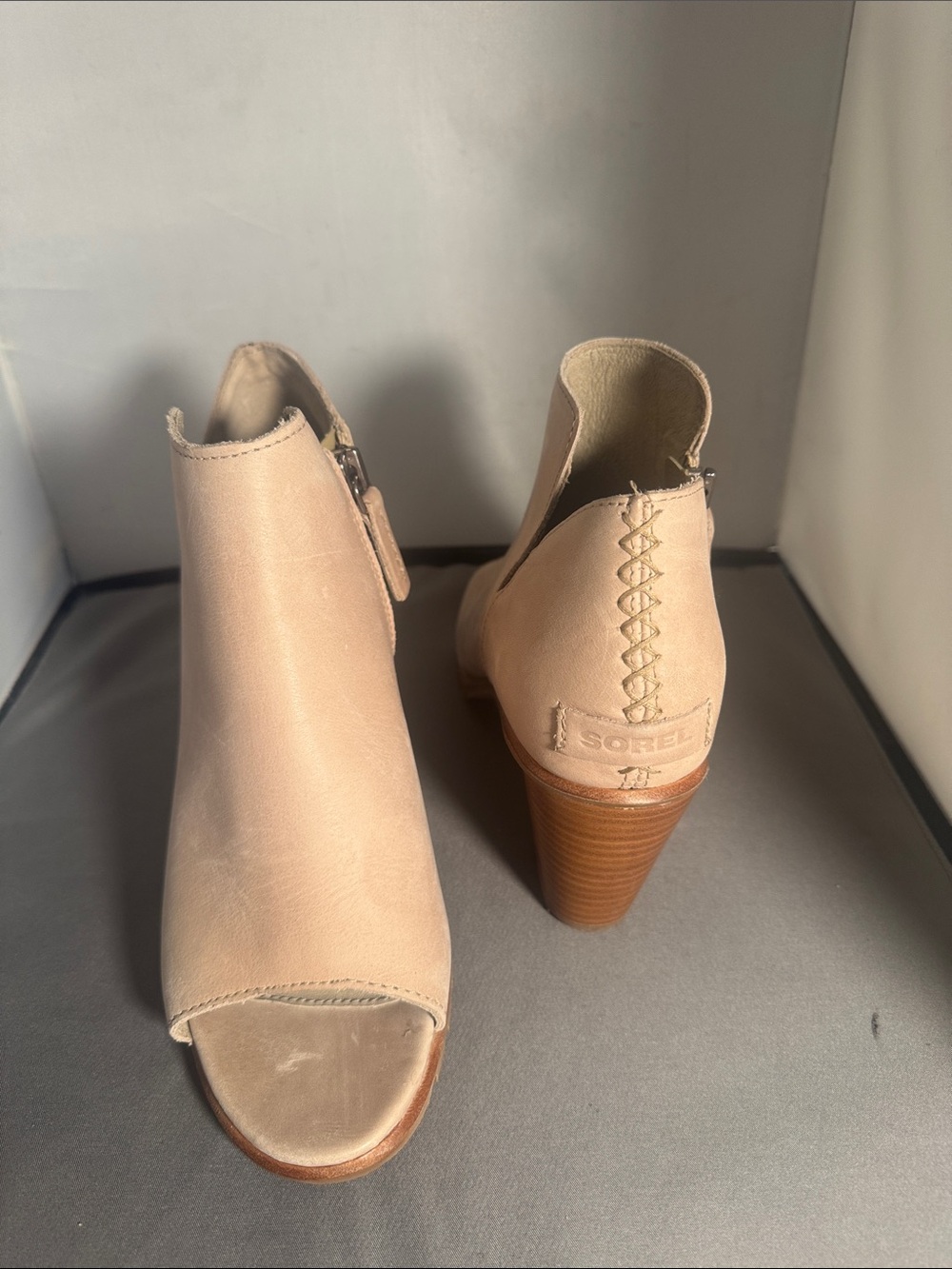 Sorel Women's Nude Open-Toe Stacked Heel Booties new without box 8.5